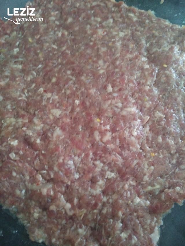 Ev Yapımı Tepsi Kebabı