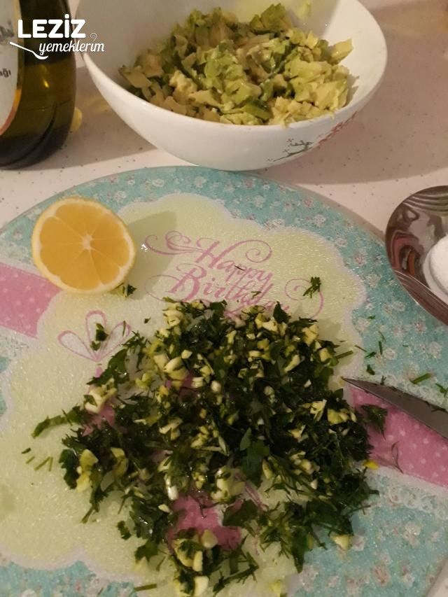 Nefis Avokado Salatası