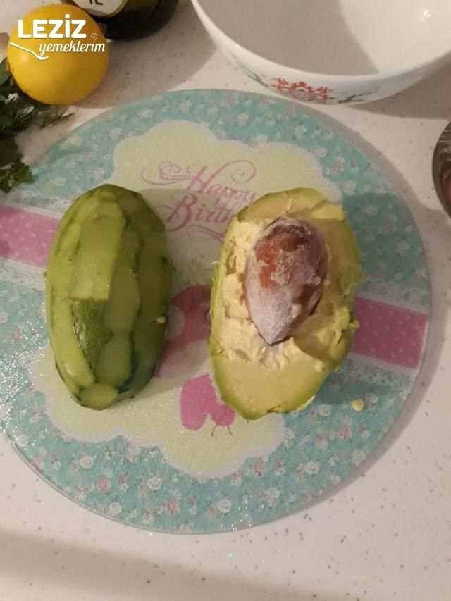 Nefis Avokado Salatası