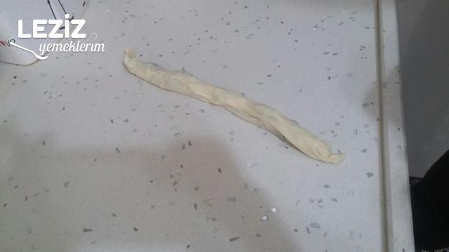 El Açması Peynirli Börek Tarifi