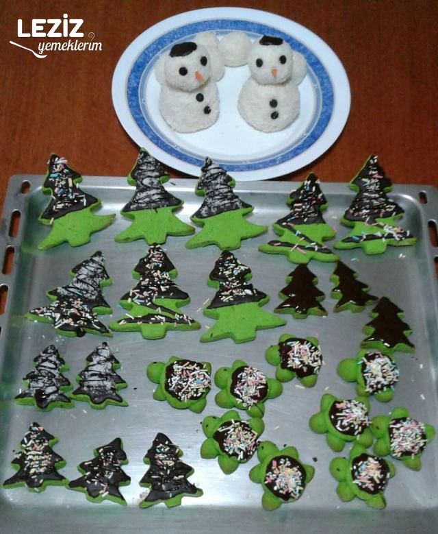 Çam Ağacı Şeklinde Kurabiye