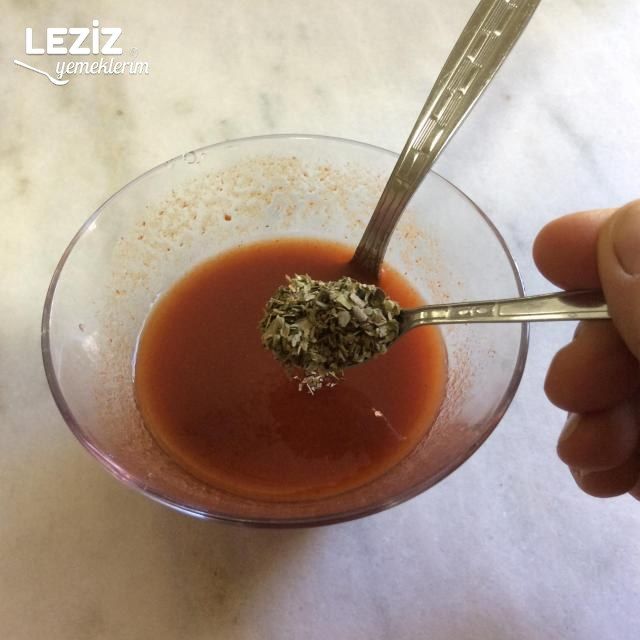 Pratik Tost Ekmeğiyle Pizza