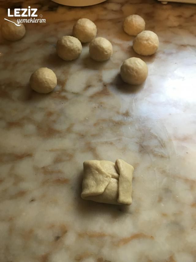 Bademli Brioche Poğaça