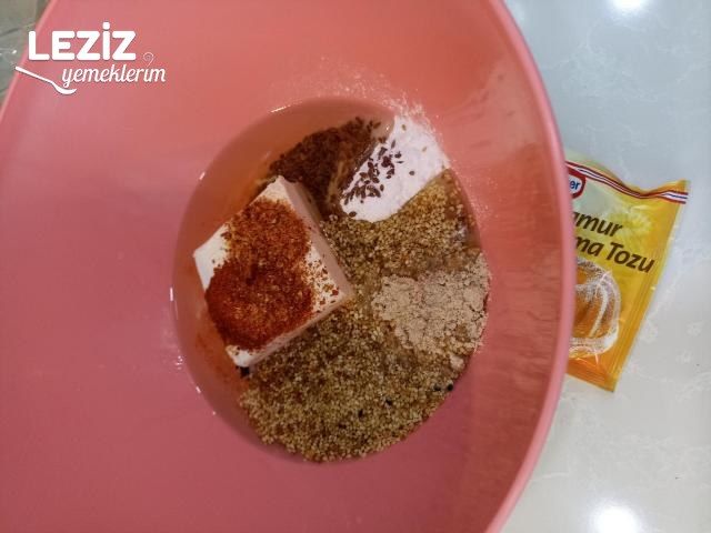 Bayatlamayan Baharatlı Tuzlu Kurabiye