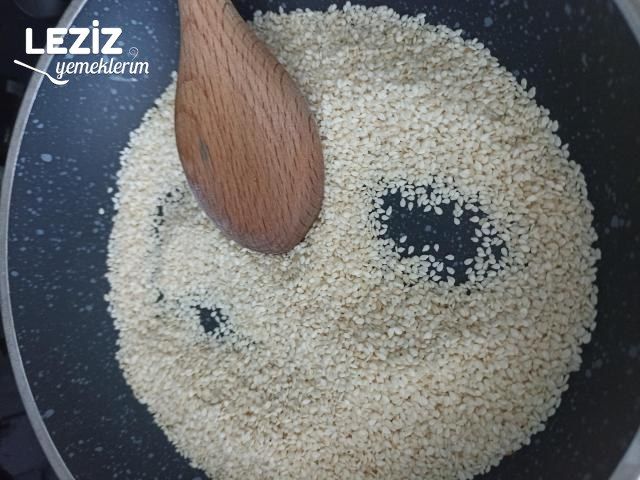 Bayatlamayan Baharatlı Tuzlu Kurabiye