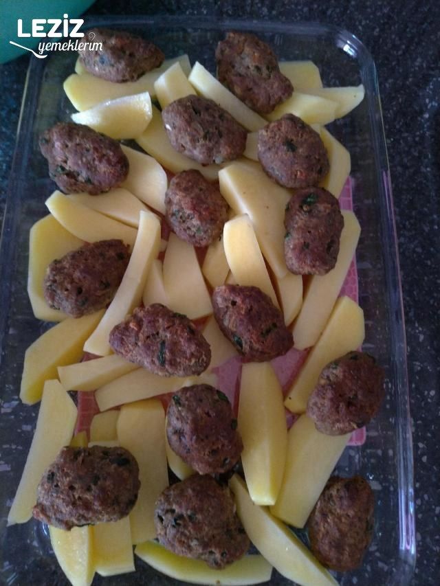 Fırında Patatesli Köfte (Mutlaka Deneyin)
