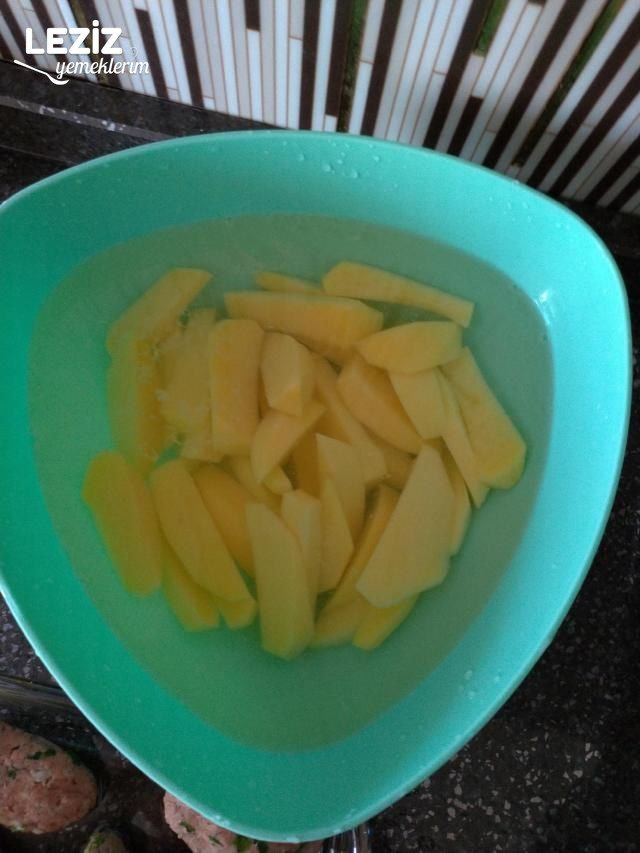 Fırında Patatesli Köfte (Mutlaka Deneyin)