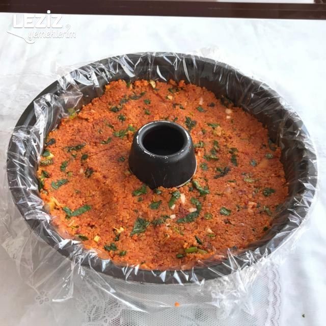 Kek Kalıbında Mercimek Köftesi