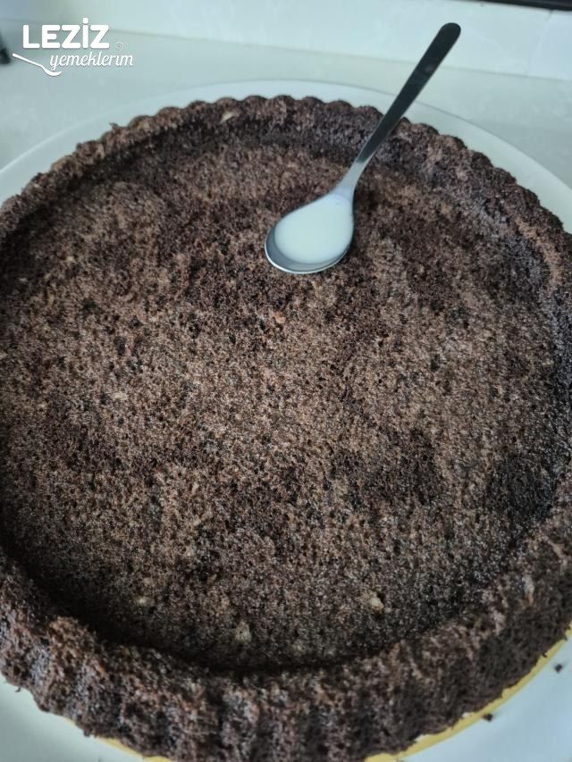 Çikolatalatı Muzlu Pasta Tarifi