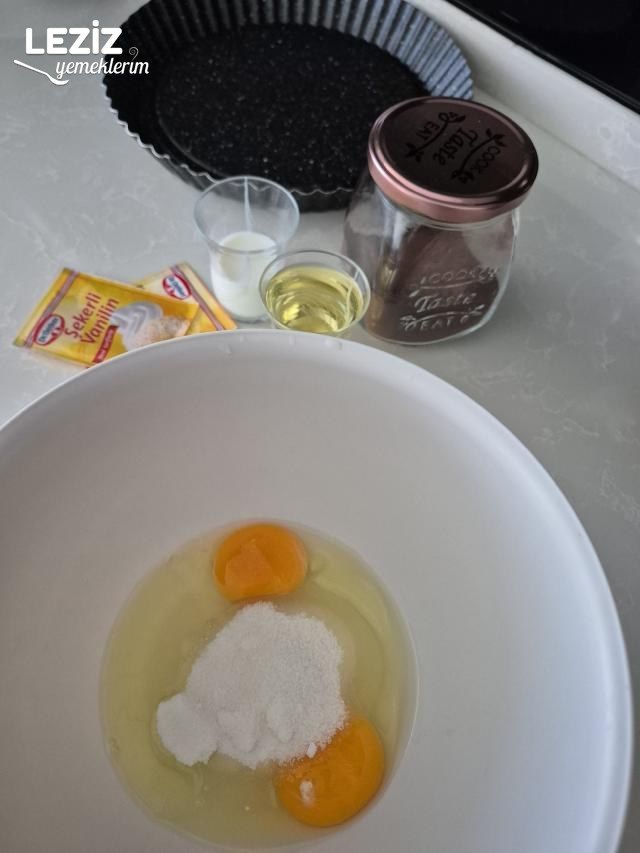 Çikolatalatı Muzlu Pasta Tarifi
