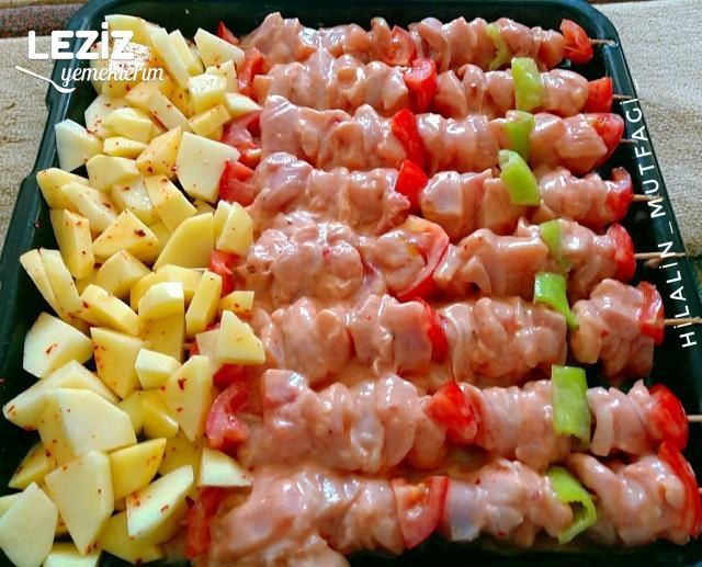 Fırında Tavuk Çöp Şiş Ve Patates