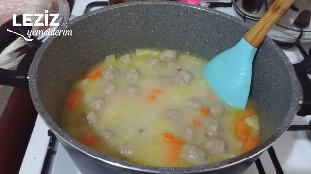 Nefis Ekşili Sulu Köfte Tarifi