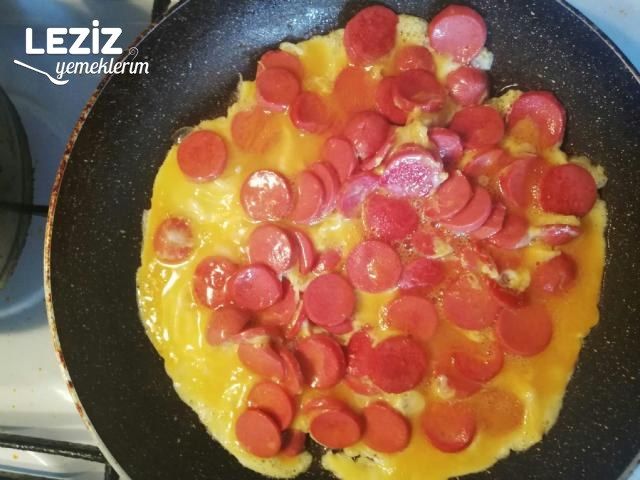 Sosisli Yumurta Tarifi