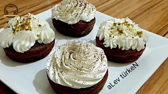 Pratik Kakaolu Islak Muffin Tarifi (Mutlaka Deneyin)
