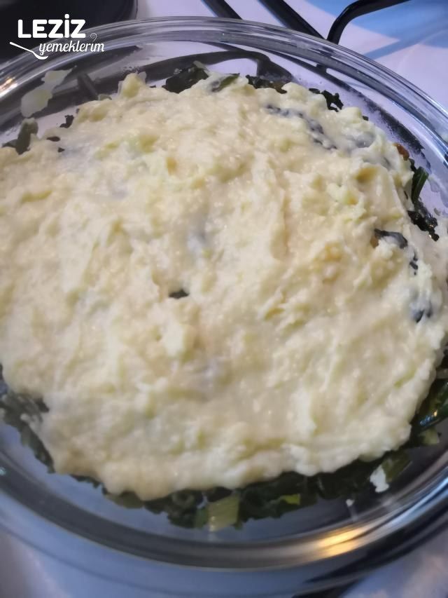 Fırında Beşamel Soslu Ispanak