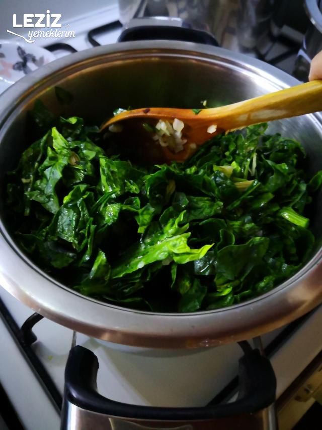 Fırında Beşamel Soslu Ispanak