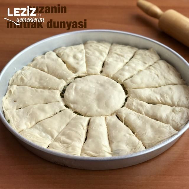 Pırasalı Arnavut Böreği