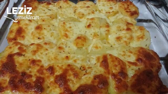 Fırında Baharatlı Kaşar Peynirli Patates