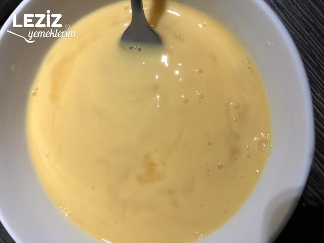 Güveçte Peynirli Yumurtalı Patates