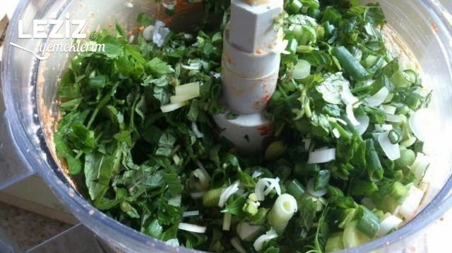 Mutfak Robotunda Yeşil Omlet