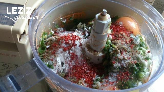 Mutfak Robotunda Yeşil Omlet