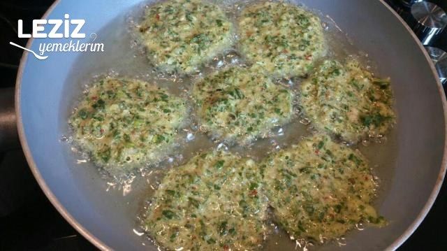 Mutfak Robotunda Yeşil Omlet