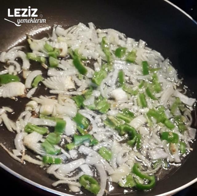 Kuru Domatesli Omlet