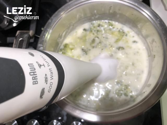 Sütlü Brokoli Çorbası Yapılışı