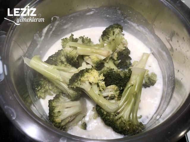 Sütlü Brokoli Çorbası Yapılışı