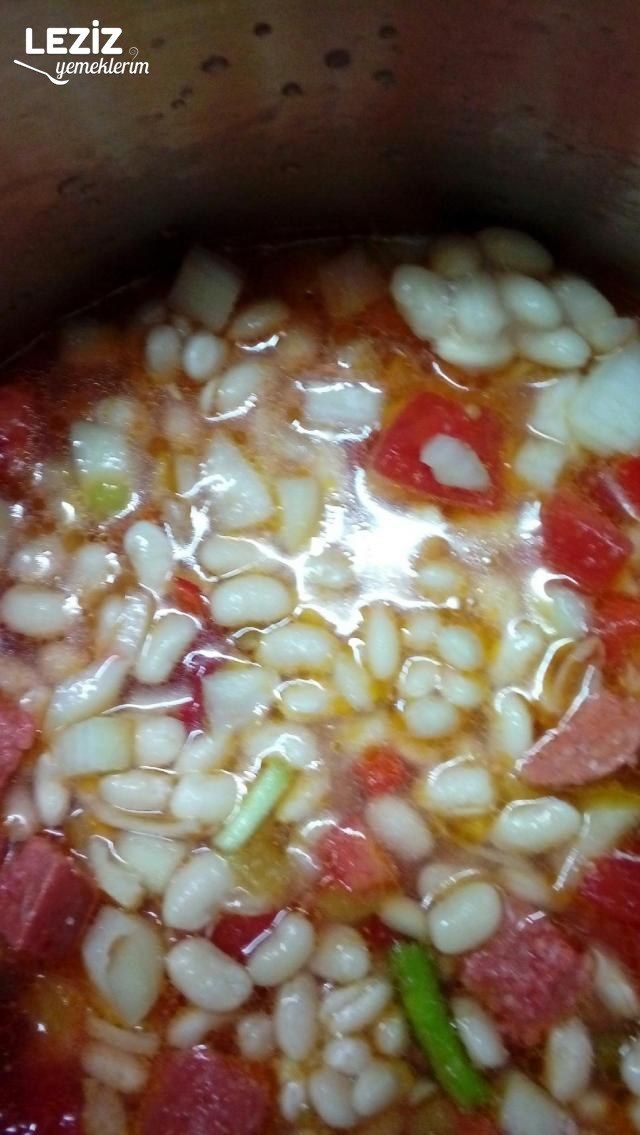 Dedenin Özel Sucuklu Kuru Fasulyesi