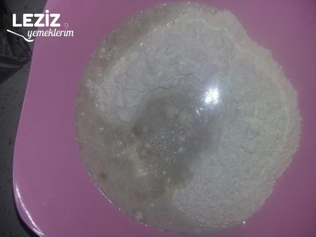 Simit Tadında Kaşarlı Poğaça