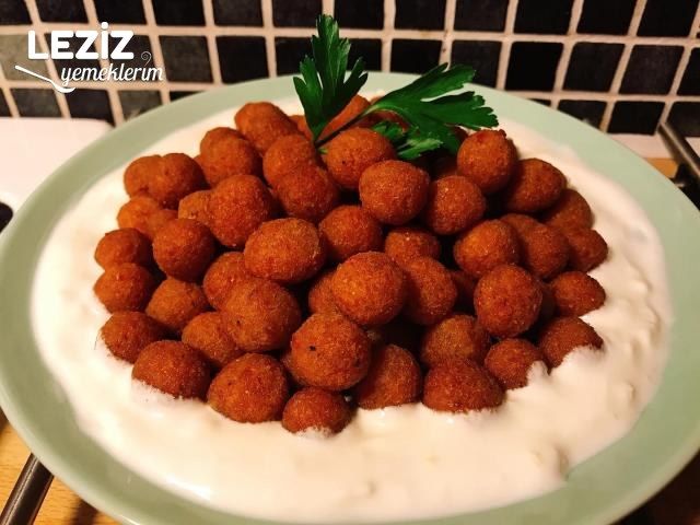 Yoğurt Üstü Kızarmış Bulgur Köftesi