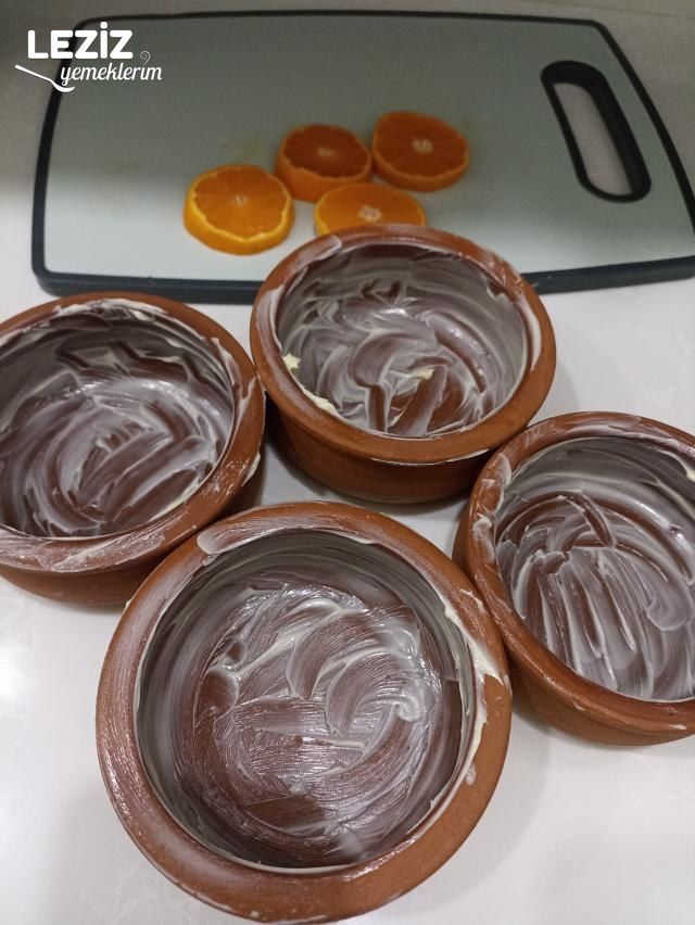 Porsiyonluk Güveçte Kek