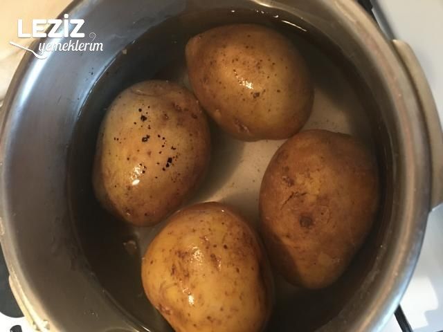 Kahvaltılık Patates Püreli Yumurta Tarifi