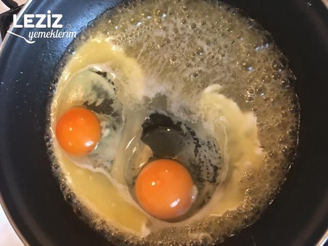 Kahvaltılık Patates Püreli Yumurta Tarifi