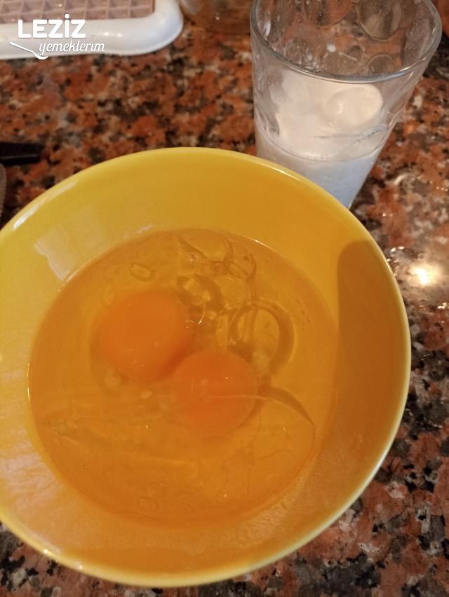 Tavada Erişte Böreği