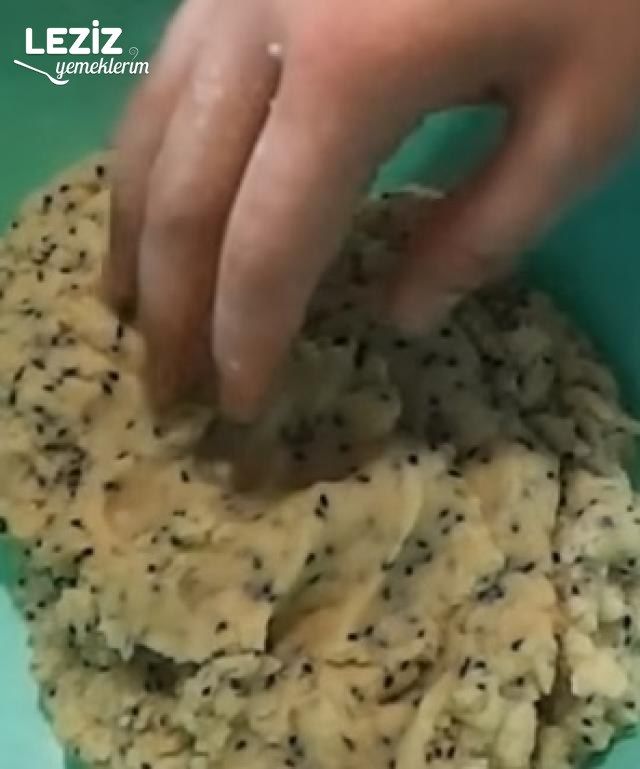 Mahlepli Kurabiye (Tek Lokmalık - Ağızda Dağılan)