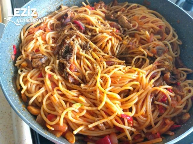 Mantarlı Spagetti Makarna