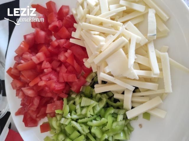 Kızartmadan Fırında Pastırmalı Börek