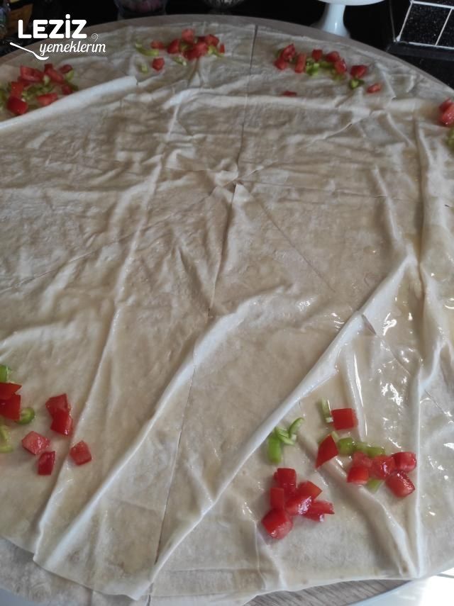 Kızartmadan Fırında Pastırmalı Börek