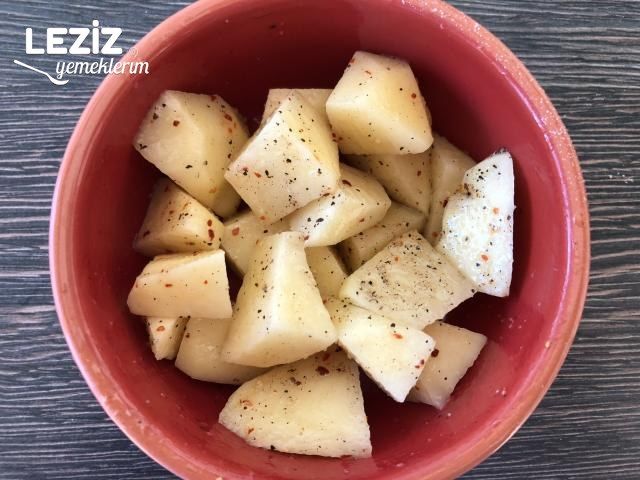 Fırında Yumurtalı Somonlu Patates