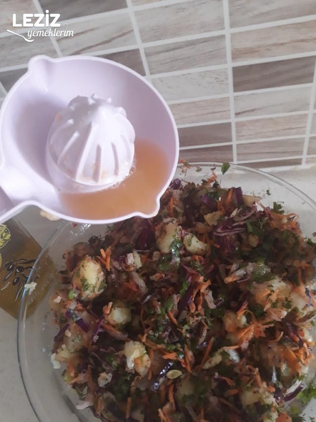 Karalahanalı Patates Salatası