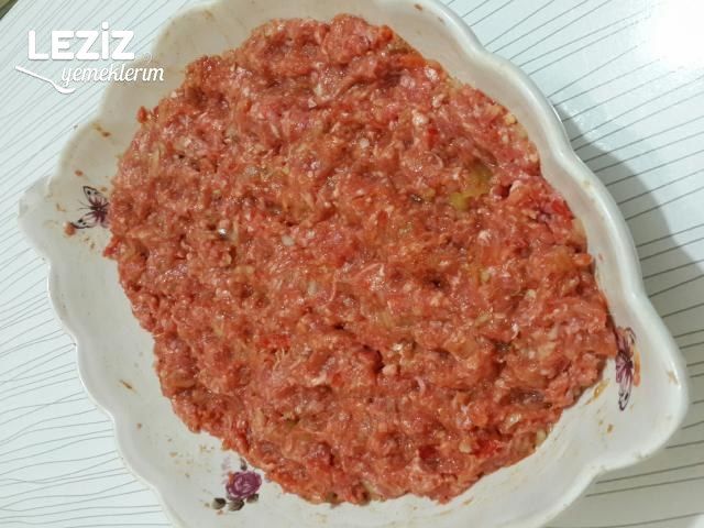 Kıymalı Ve Kaşarlı Kır Pidesi