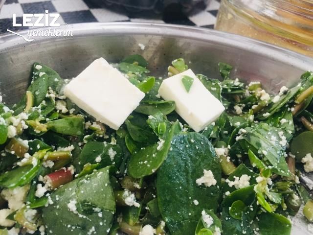 Peynirli Semizotu Salatası Nasıl Yapılır?