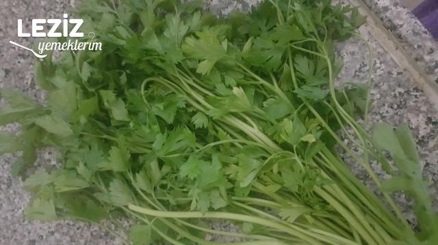 Ödem Attıran Zayıflatan Haliyle Acılı Ekşili Maydanozun En Güzel Hali