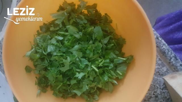 Ödem Attıran Zayıflatan Haliyle Acılı Ekşili Maydanozun En Güzel Hali