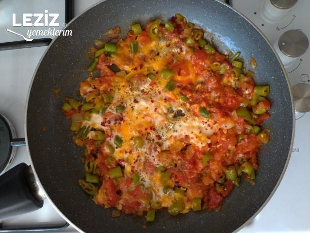 Soğanlı Leziz Menemen