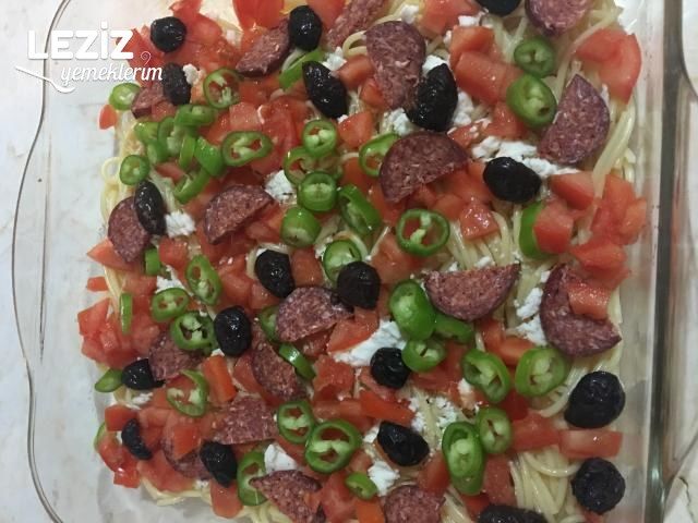 Makarnadan Pizza