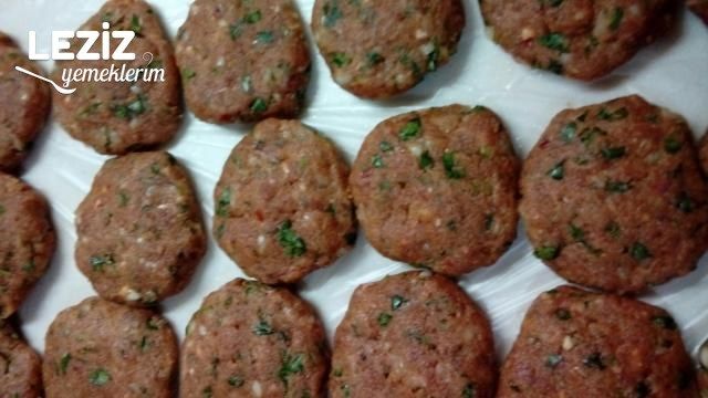 İhtiyarın Kıymetli Köftesi ( Soslu)