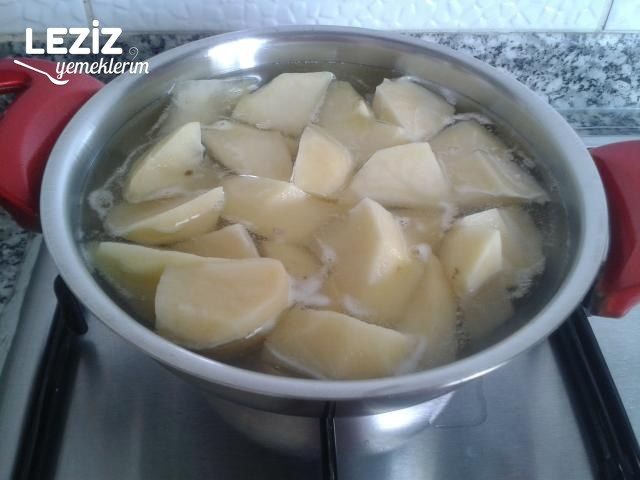 Patatesli Gül Böreği (Nefis)